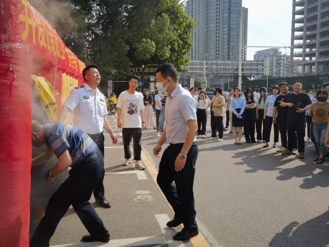 ��yun�����������