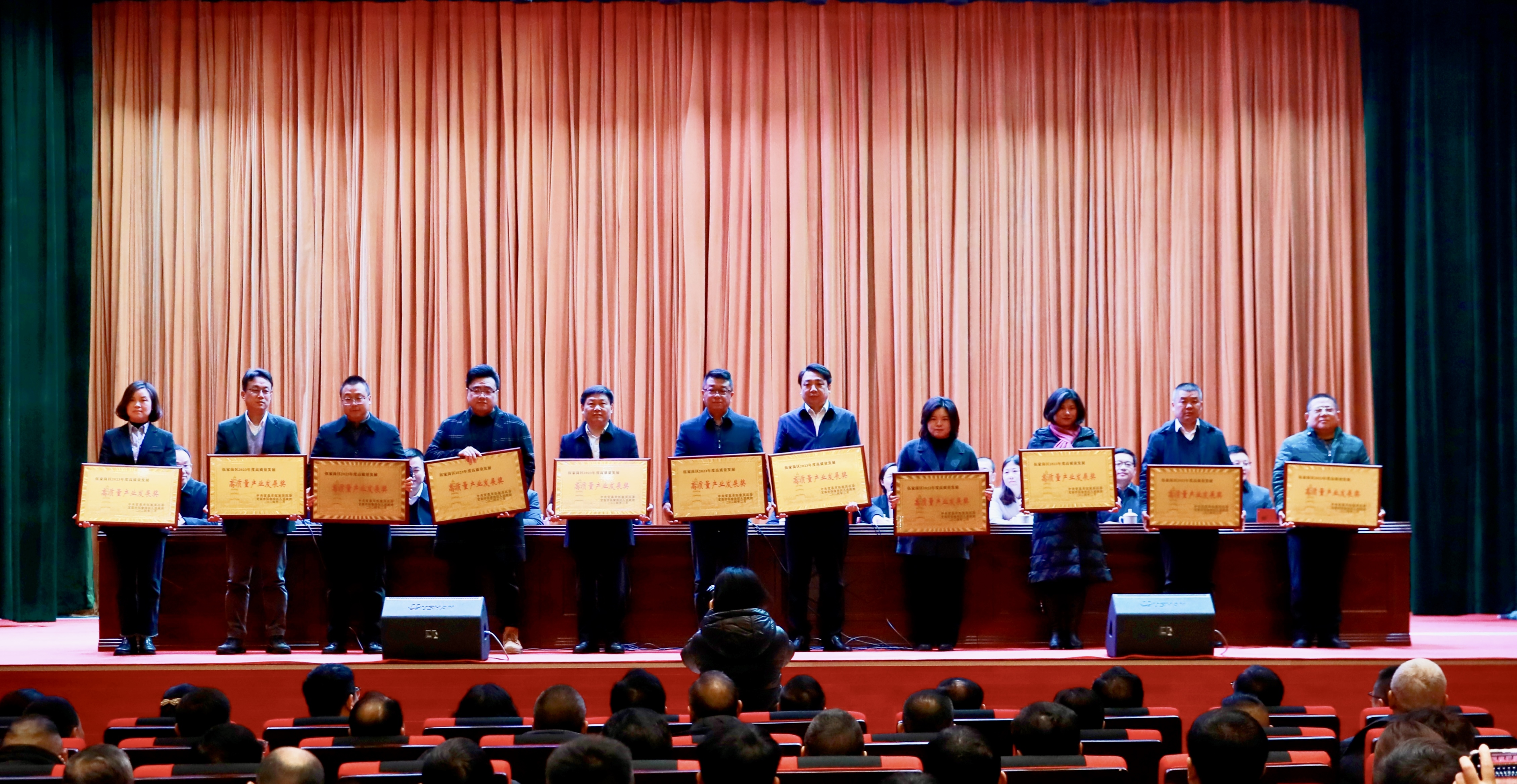 ��yun�����������